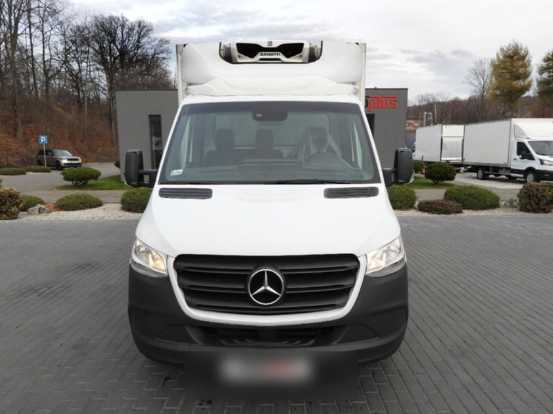 Mercedes-Benz SPRINTER 314 CHŁODNIA KONTENER -1*C TEMPOMAT NAWIGACJA KLIMATYZA - Utilitaire frigorifique: photos 5 Mercedes-Benz SPRINTER 314 CHŁODNIA KONTENER -1*C TEMPOMAT NAWIGACJA KLIMATYZA - Utilitaire frigorifique: photos 5