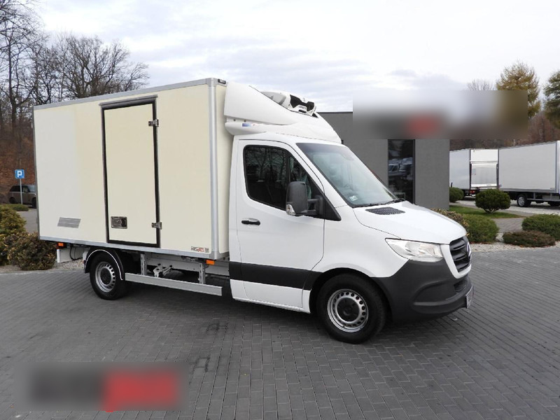 Mercedes-Benz SPRINTER 314 CHŁODNIA KONTENER -1*C TEMPOMAT NAWIGACJA KLIMATYZA - Utilitaire frigorifique: photos 1 Mercedes-Benz SPRINTER 314 CHŁODNIA KONTENER -1*C TEMPOMAT NAWIGACJA KLIMATYZA - Utilitaire frigorifique: photos 1