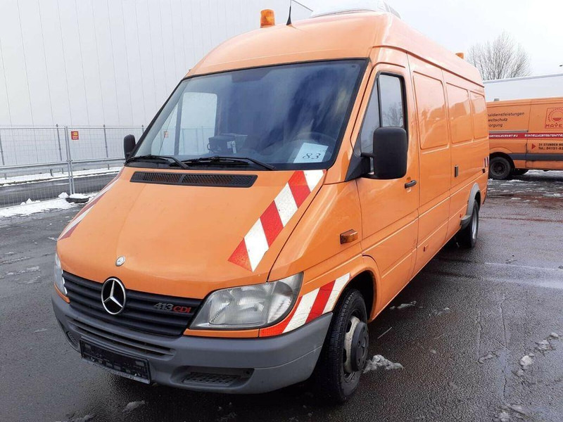 Mercedes-Benz Sprinter 413 - Camion hydrocureur: photos 1 Mercedes-Benz Sprinter 413 - Camion hydrocureur: photos 1