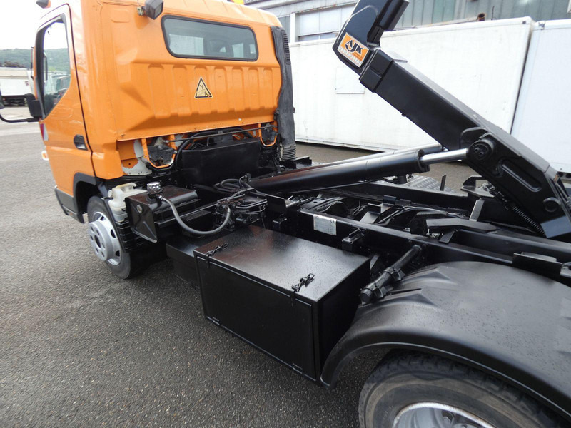 Mitsubishi Canter Fuso Abrollkipper - Camion plateau, Camion grue: photos 5 Mitsubishi Canter Fuso Abrollkipper - Camion plateau, Camion grue: photos 5