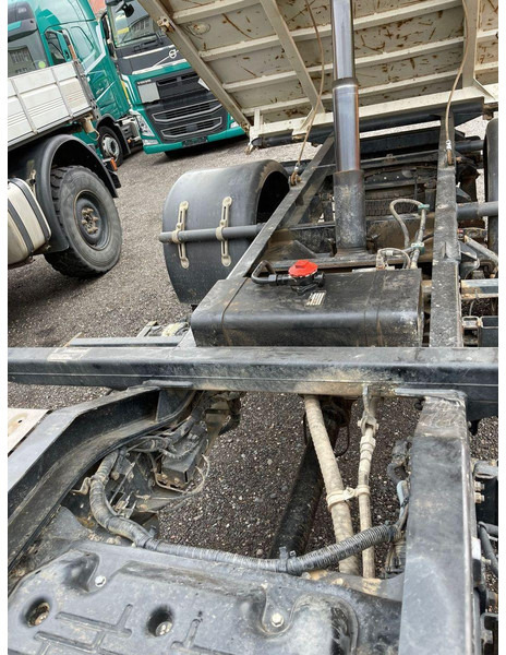 Mitsubishi Fuso 4x4 3 way tipper en crédit-bail Mitsubishi Fuso 4x4 3 way tipper: photos 10