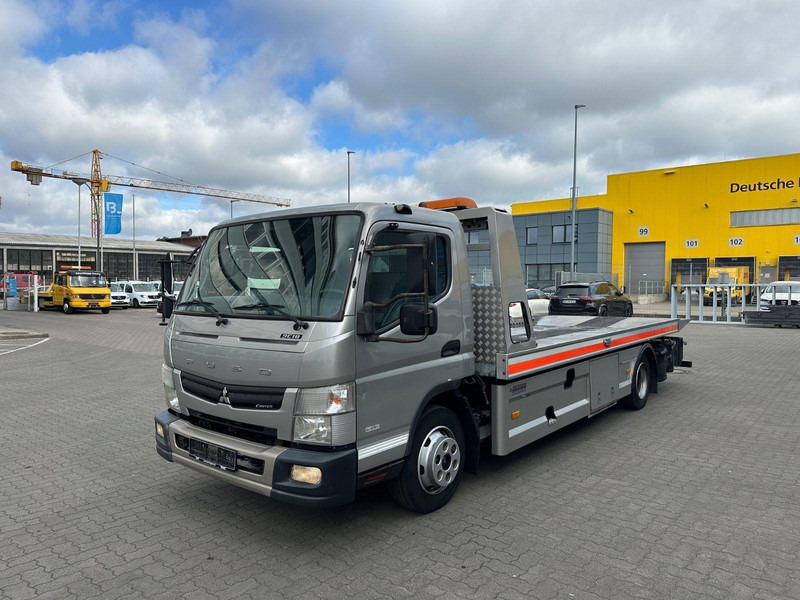 Mitsubishi Fuso Canter 9C18 - Remorqueuse: photos 1 Mitsubishi Fuso Canter 9C18 - Remorqueuse: photos 1