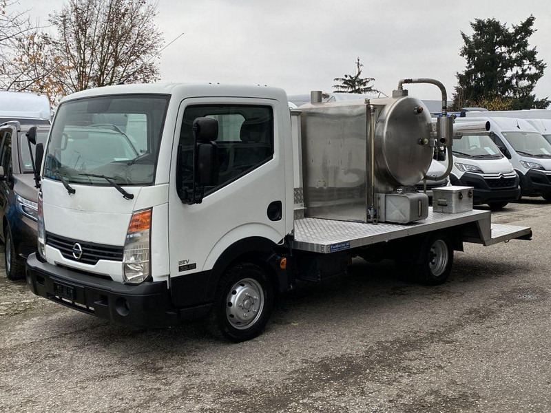 Nissan Cabstar 35.15 Vacuum truck - Camion hydrocureur: photos 1 Nissan Cabstar 35.15 Vacuum truck - Camion hydrocureur: photos 1