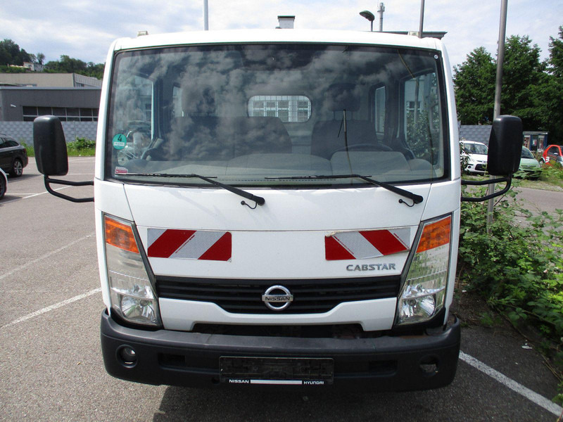Nissan Cabstar Cabstar 35.XX Doppelkabine - Camion plateau: photos 4 Nissan Cabstar Cabstar 35.XX Doppelkabine - Camion plateau: photos 4
