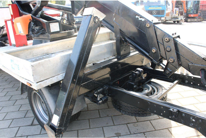 Nissan Cabstar E 120 Sequani Z20 - 20 meter - Camion avec nacelle: photos 5 Nissan Cabstar E 120 Sequani Z20 - 20 meter - Camion avec nacelle: photos 5