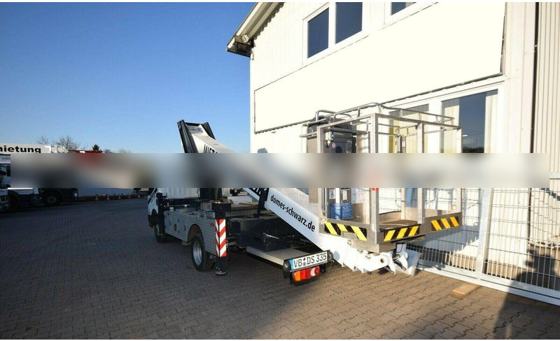 Nissan NT 400 Cabstar - Lifting basket truck - Camion avec nacelle: photos 4 Nissan NT 400 Cabstar - Lifting basket truck - Camion avec nacelle: photos 4