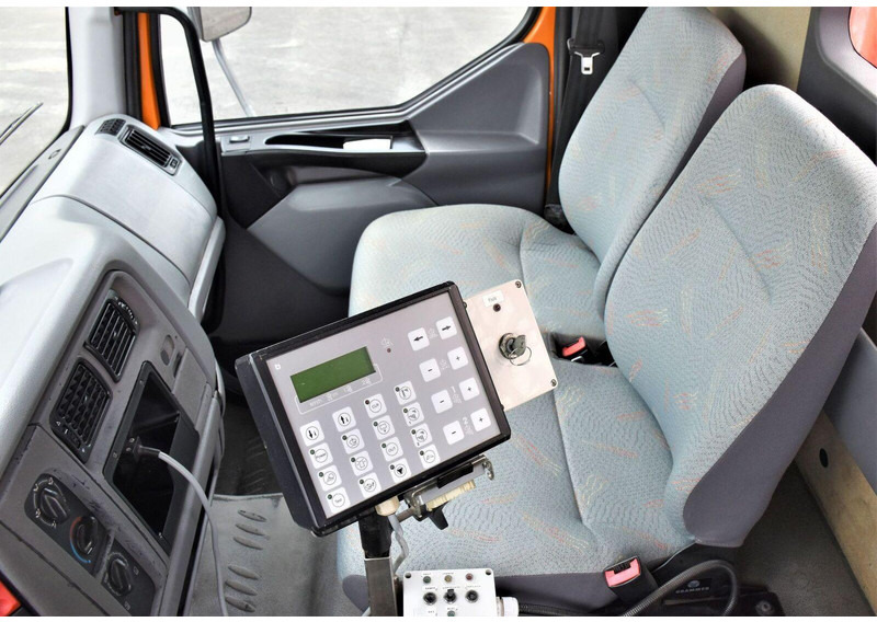 Camion benne Renault MIDLUM 220 DCI: photos 9 Camion benne Renault MIDLUM 220 DCI: photos 9