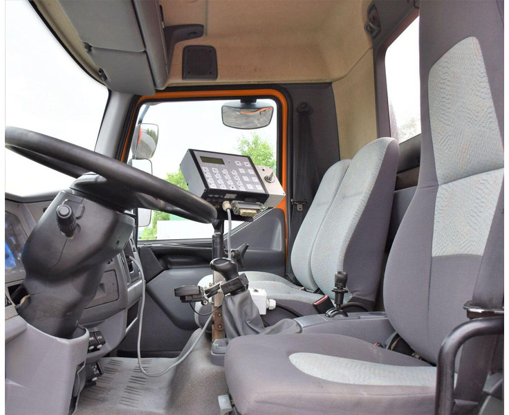 Camion benne Renault MIDLUM 220 DCI: photos 8 Camion benne Renault MIDLUM 220 DCI: photos 8