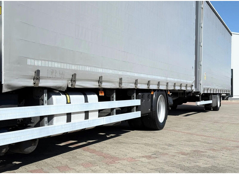 Renault T 380 - Camion à rideaux coulissants: photos 5 Renault T 380 - Camion à rideaux coulissants: photos 5