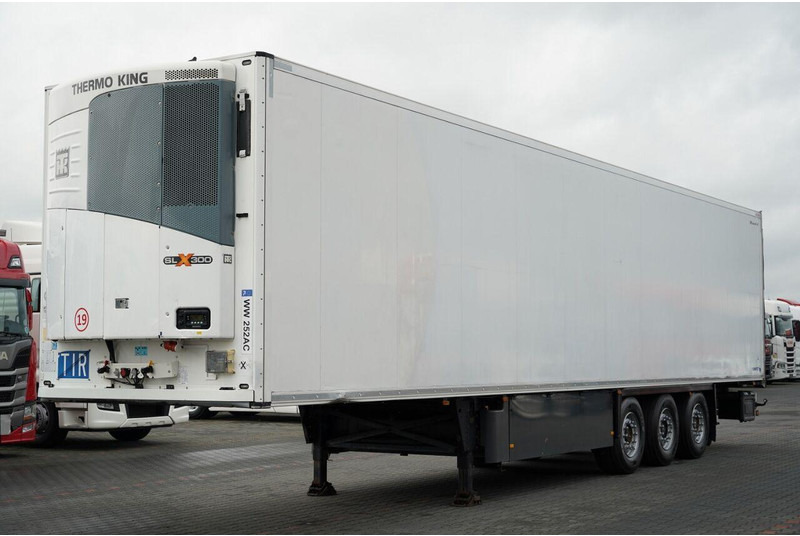 Schmitz Cargobull CHŁODNIA / THERMO KING SLX 300 / HAKÓWKA / HAKOWA / OŚ PODNOSZON - Semi-remorque frigorifique: photos 2 Schmitz Cargobull CHŁODNIA / THERMO KING SLX 300 / HAKÓWKA / HAKOWA / OŚ PODNOSZON - Semi-remorque frigorifique: photos 2