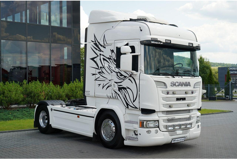 Scania R 580 / V8 / RETARDER / FULL AIRMATIC / I-PARK COOL/ SKÓRY / OPO - Tracteur routier: photos 2 Scania R 580 / V8 / RETARDER / FULL AIRMATIC / I-PARK COOL/ SKÓRY / OPO - Tracteur routier: photos 2