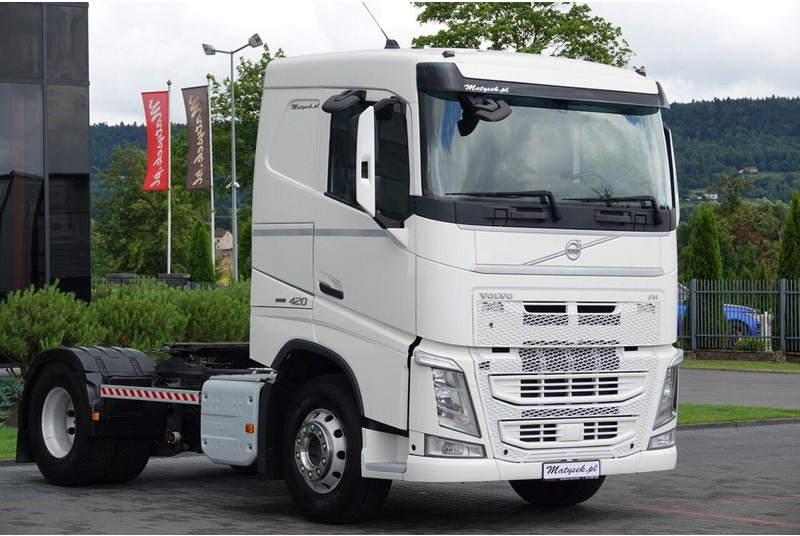 Volvo FH 420 / 13 L / PEŁNY ADR / 2017 ROK / NISKA KABINA / SPROWADZON - Tracteur routier: photos 1 Volvo FH 420 / 13 L / PEŁNY ADR / 2017 ROK / NISKA KABINA / SPROWADZON - Tracteur routier: photos 1