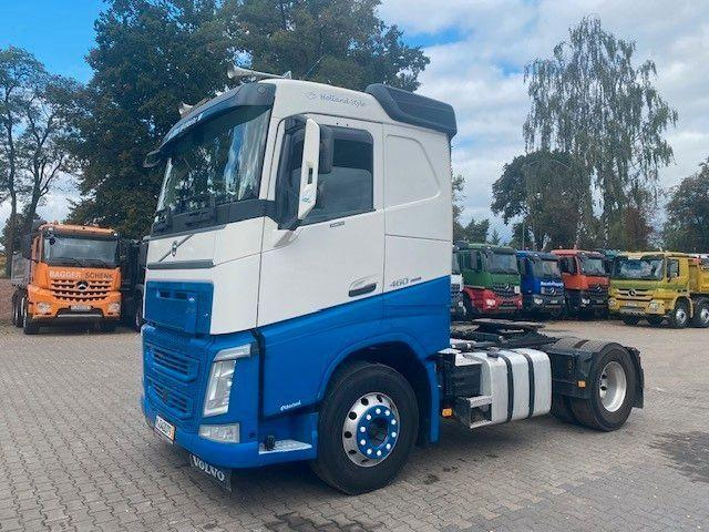 Volvo FH 460 4×2 CIĄGNIK SIODŁOWY 2017 rok, hydraulika - Tracteur routier: photos 1 Volvo FH 460 4×2 CIĄGNIK SIODŁOWY 2017 rok, hydraulika - Tracteur routier: photos 1