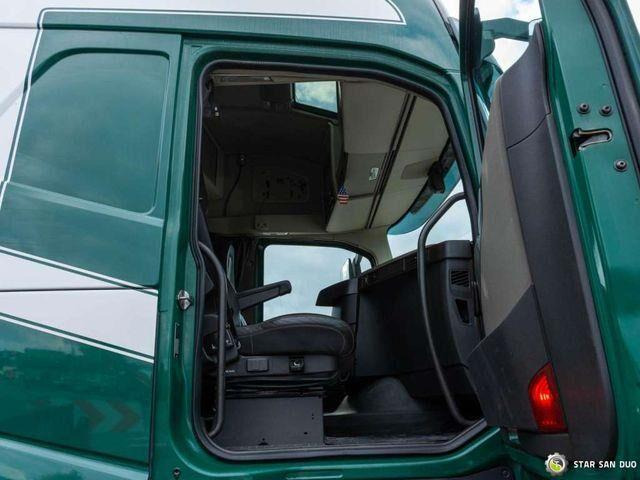 Camion plateau, Camion grue Volvo FH 510 8x4 FASSI F820 RA2.26 Fly Jib Crane Kran: photos 14 Camion plateau, Camion grue Volvo FH 510 8x4 FASSI F820 RA2.26 Fly Jib Crane Kran: photos 14