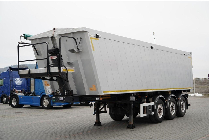 Wielton WYWROTKA / 41 M3 / ALUMINIOWA / 2x OŚ PODNOSZONA / OSIE SAF / A - Semi-remorque benne: photos 1 Wielton WYWROTKA / 41 M3 / ALUMINIOWA / 2x OŚ PODNOSZONA / OSIE SAF / A - Semi-remorque benne: photos 1