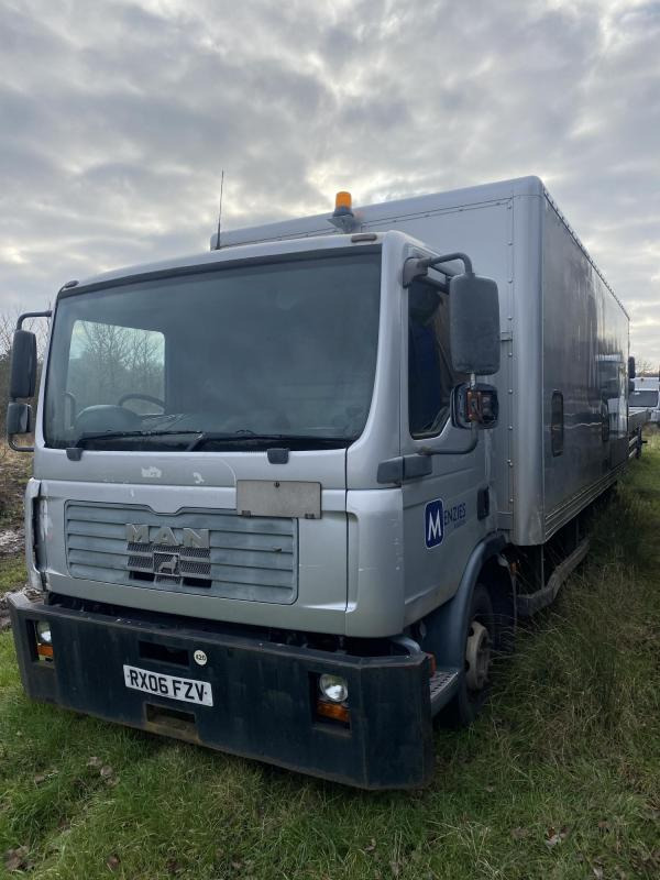 MAN 12 Ton Boxvan - Camion fourgon: photos 4 MAN 12 Ton Boxvan - Camion fourgon: photos 4
