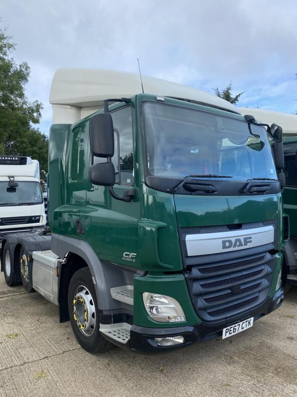 DAF FTG CF 85-460 Auto Std Sleeper - Tracteur routier: photos 1 DAF FTG CF 85-460 Auto Std Sleeper - Tracteur routier: photos 1