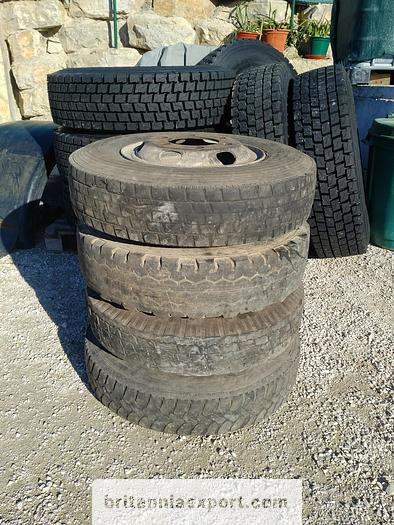 4 x used 7.50-16 LT tyres on 6 studs rims for Toyota Dyna 300 - Roue complète: photos 2 4 x used 7.50-16 LT tyres on 6 studs rims for Toyota Dyna 300 - Roue complète: photos 2