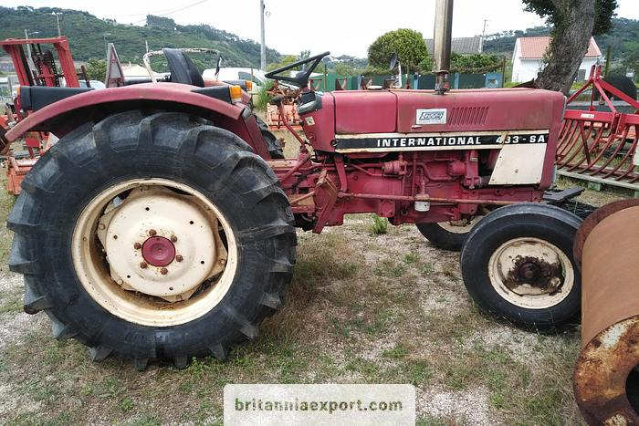 International 433 SA 4X2 | 2.5 diesel | brand new tyres | - Tracteur agricole: photos 3 International 433 SA 4X2 | 2.5 diesel | brand new tyres | - Tracteur agricole: photos 3