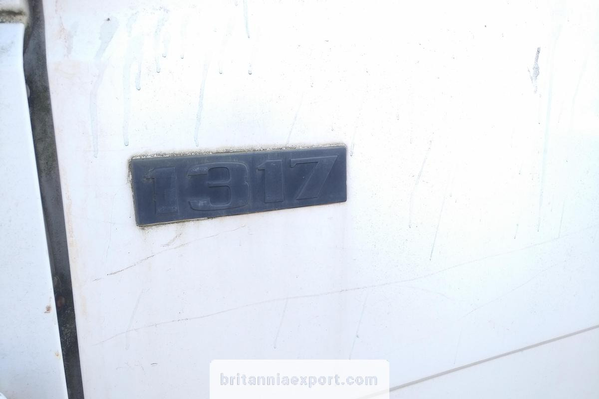 MERCEDES-BENZ 1317 | OM366 6 Cylinder | Manual Pump | 13 Ton - Châssis cabine: photos 4 MERCEDES-BENZ 1317 | OM366 6 Cylinder | Manual Pump | 13 Ton - Châssis cabine: photos 4