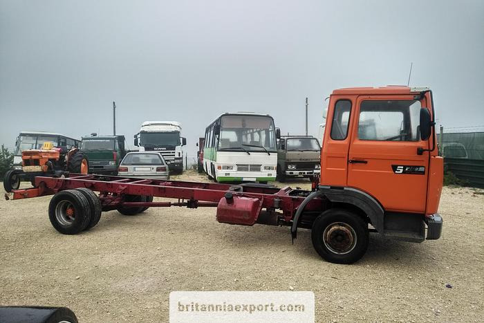RENAULT Midliner S120 Turbo | Perkins 3.9 diesel engine | ZF manual - Châssis cabine: photos 4 RENAULT Midliner S120 Turbo | Perkins 3.9 diesel engine | ZF manual - Châssis cabine: photos 4