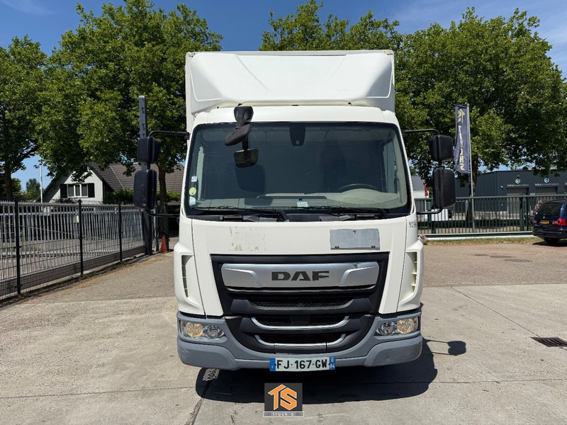 DAF LF 210 12TON - AUTOMATIC - LADEBORDWAND - APK/TUV 12/2025 - TOP TRUCK - Camion fourgon: photos 2 DAF LF 210 12TON - AUTOMATIC - LADEBORDWAND - APK/TUV 12/2025 - TOP TRUCK - Camion fourgon: photos 2