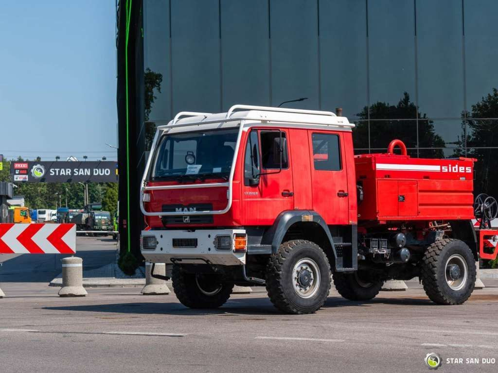 MAN  LE220B 4x4 E  Fire Truck Feuerwehr - Camion: photos 5 MAN  LE220B 4x4 E  Fire Truck Feuerwehr - Camion: photos 5