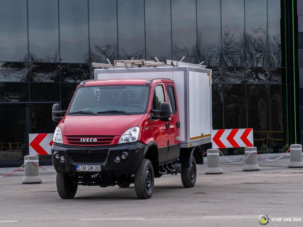 Iveco DAILY 4X4 OFFROAD CAMPER BOX DOKA Iveco DAILY 4X4 OFFROAD CAMPER BOX DOKA - Châssis cabine: photos 2 Iveco DAILY 4X4 OFFROAD CAMPER BOX DOKA Iveco DAILY 4X4 OFFROAD CAMPER BOX DOKA - Châssis cabine: photos 2