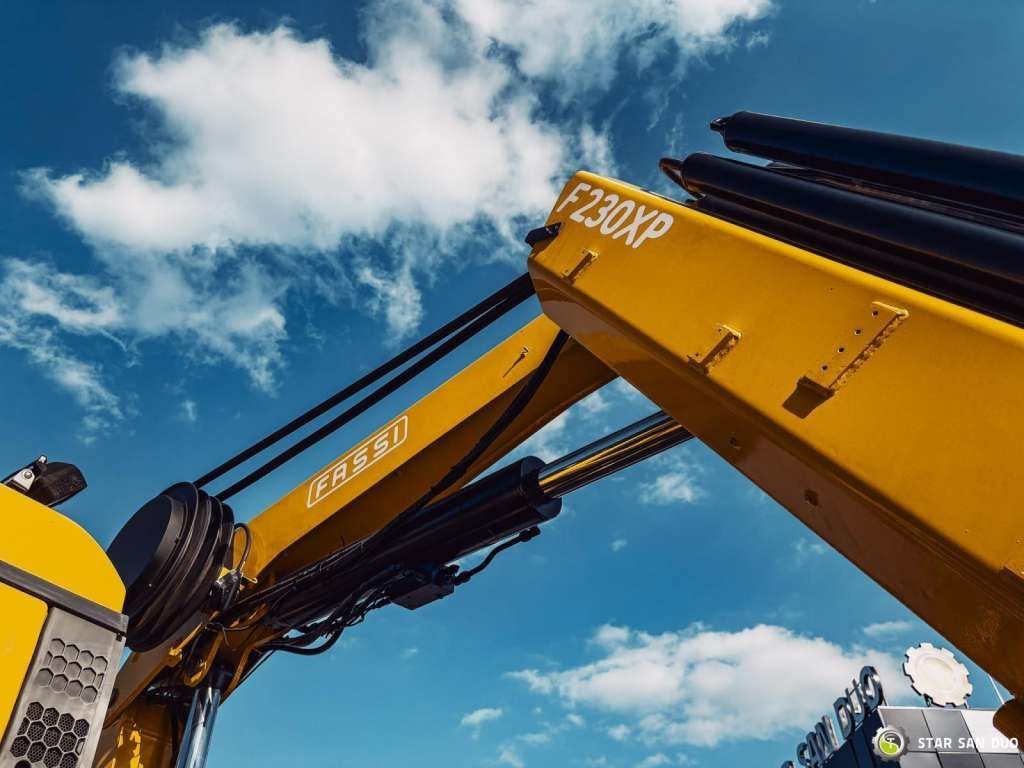 Camion grue MAN TGA 18.440 6x2 FASSI F 210 A.24 Crane Rotator: photos 6 Camion grue MAN TGA 18.440 6x2 FASSI F 210 A.24 Crane Rotator: photos 6