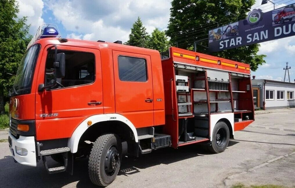 Mercedes-Benz 4x4 ATEGO 1225 Firebrigade Feuerwehr - Camion de pompier: photos 2 Mercedes-Benz 4x4 ATEGO 1225 Firebrigade Feuerwehr - Camion de pompier: photos 2