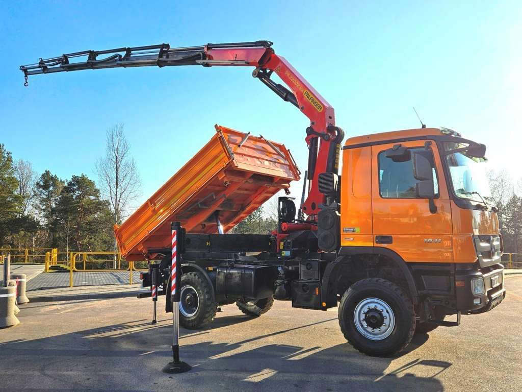 Mercedes-Benz ACTROS 1841 4x4 PALFINGER PK 22002 CRANE KIPER - Camion grue, Camion benne: photos 2 Mercedes-Benz ACTROS 1841 4x4 PALFINGER PK 22002 CRANE KIPER - Camion grue, Camion benne: photos 2