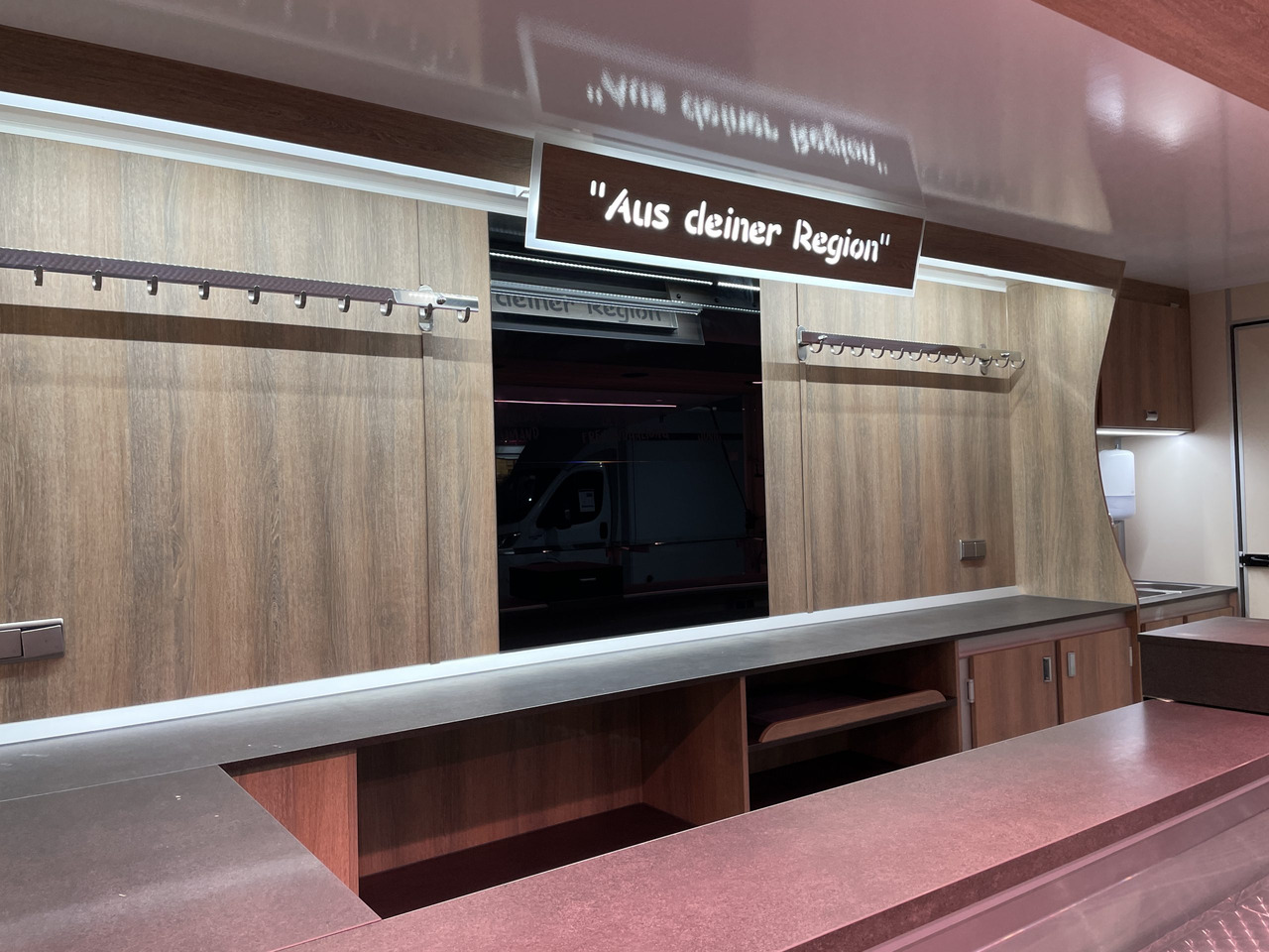 Verkaufsanhänger BORCO HÖHNS - Remorque magasin: photos 3 Verkaufsanhänger BORCO HÖHNS - Remorque magasin: photos 3