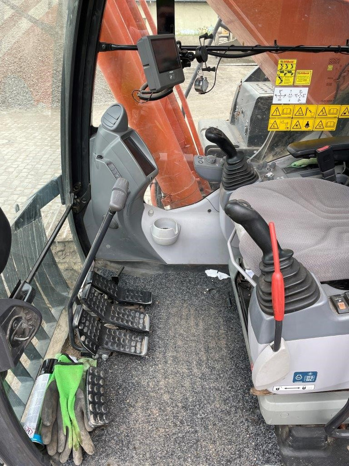 HITACHI ZX350 LCN - 6 - Pelle sur chenille: photos 4 HITACHI ZX350 LCN - 6 - Pelle sur chenille: photos 4