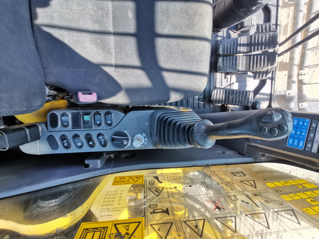 Pelle KOMATSU PC210 LC - 8: photos 15