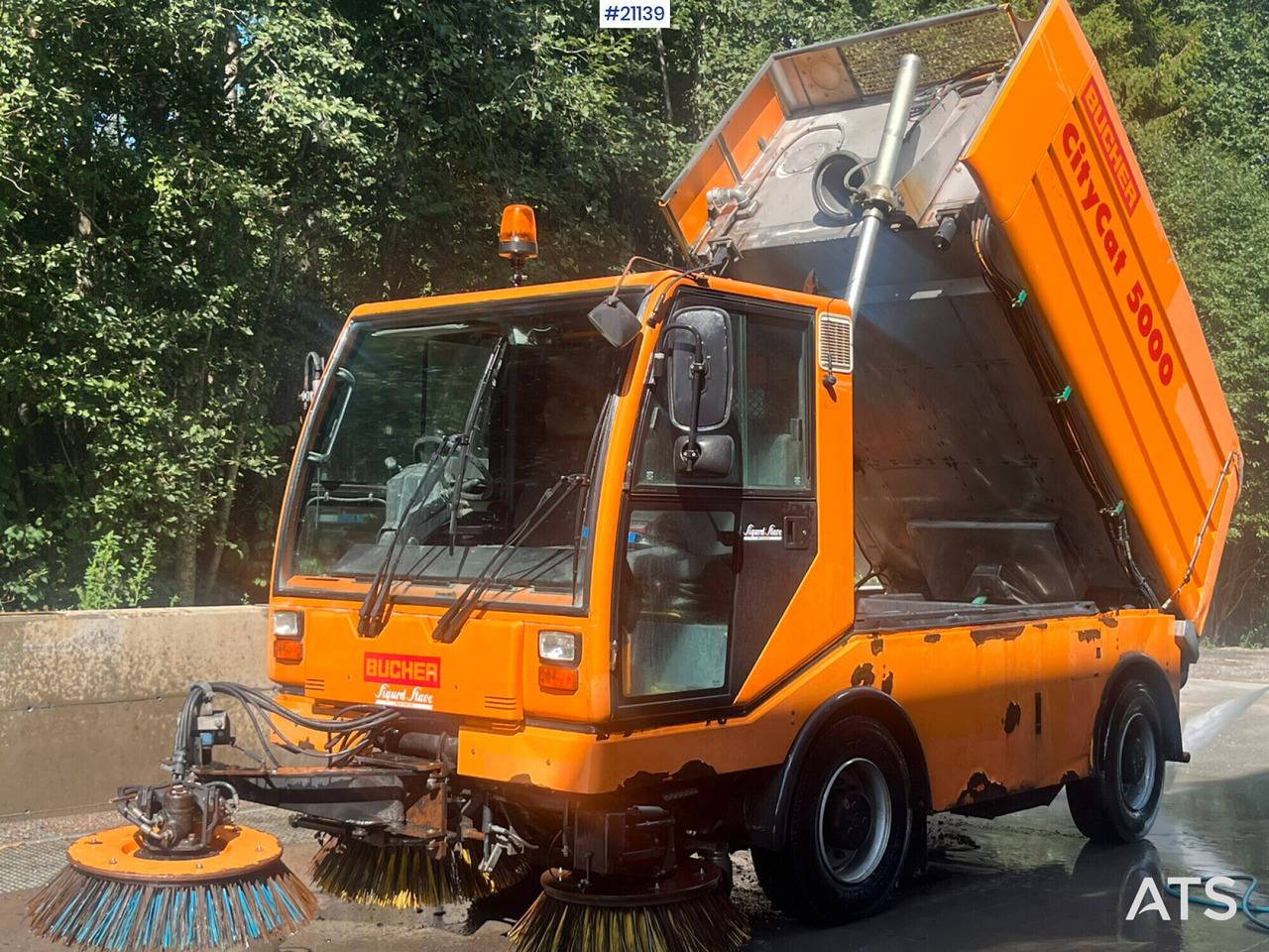 Bucher CityCat 5000 - Balayeuse de voirie: photos 3 Bucher CityCat 5000 - Balayeuse de voirie: photos 3