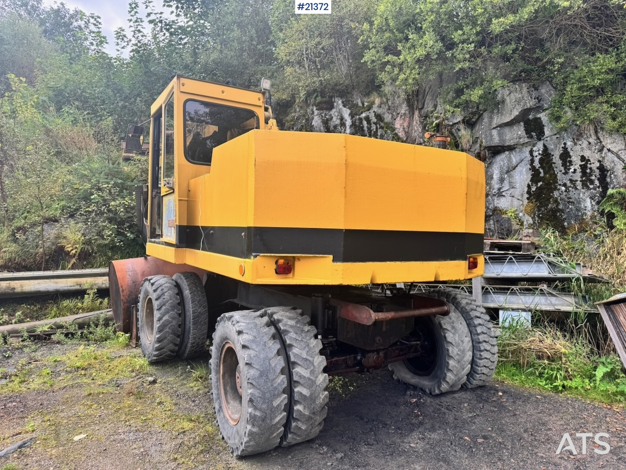 Caterpillar 212B - Pelle sur pneus: photos 3 Caterpillar 212B - Pelle sur pneus: photos 3