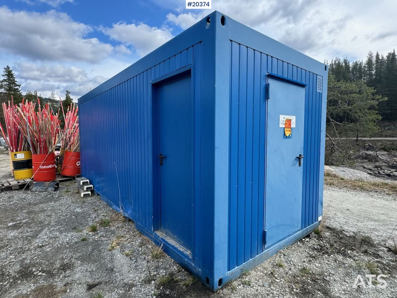 Containerbrakke med tre innganger - Conteneur comme habitat: photos 5 Containerbrakke med tre innganger - Conteneur comme habitat: photos 5