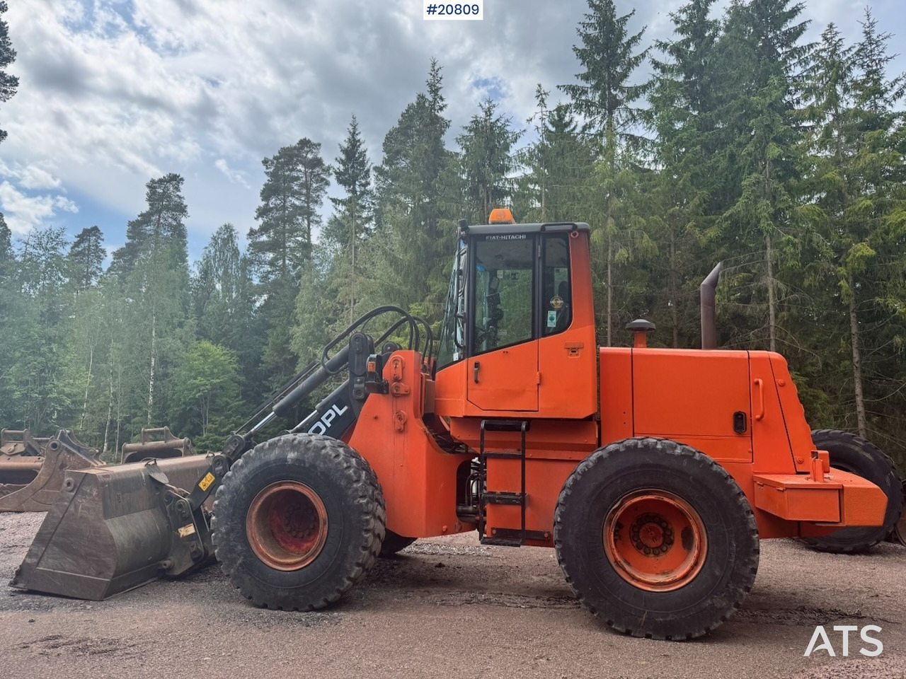 Fiat Hitachi W130PL - Chargeuse sur pneus: photos 2 Fiat Hitachi W130PL - Chargeuse sur pneus: photos 2