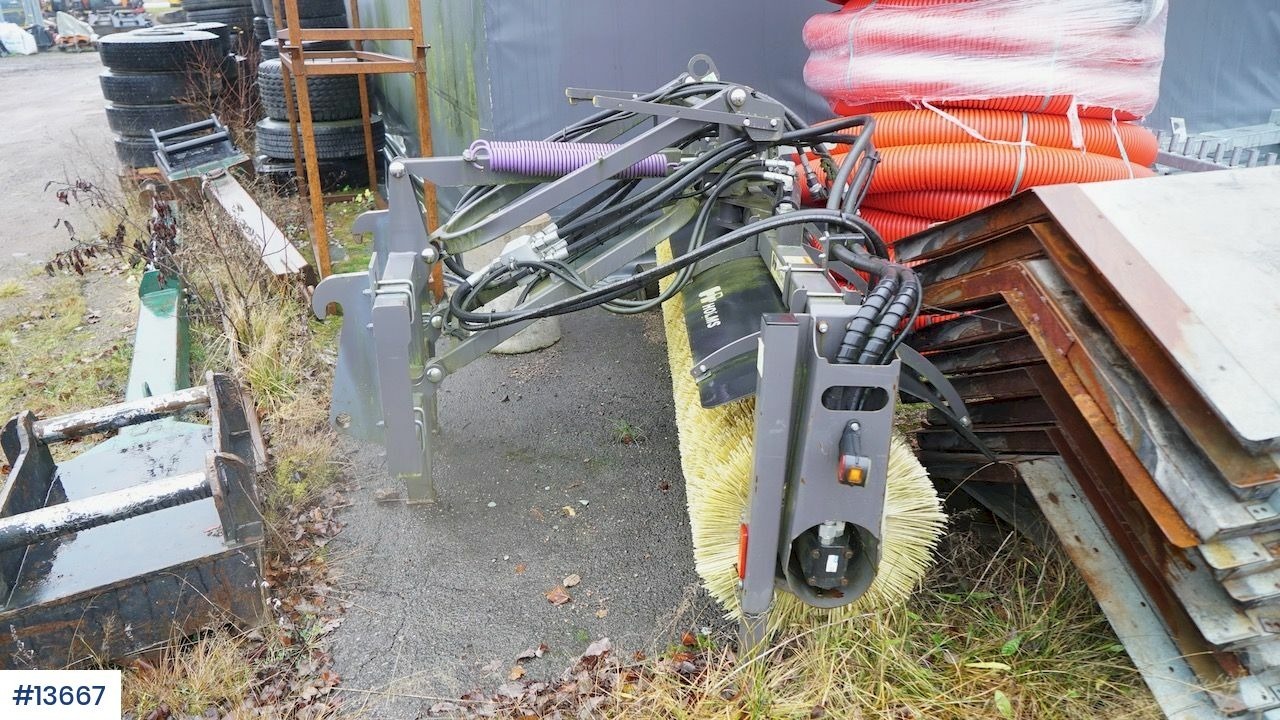 Brosse pour Engins de chantier Holms SL 2.5: photos 7 Brosse pour Engins de chantier Holms SL 2.5: photos 7