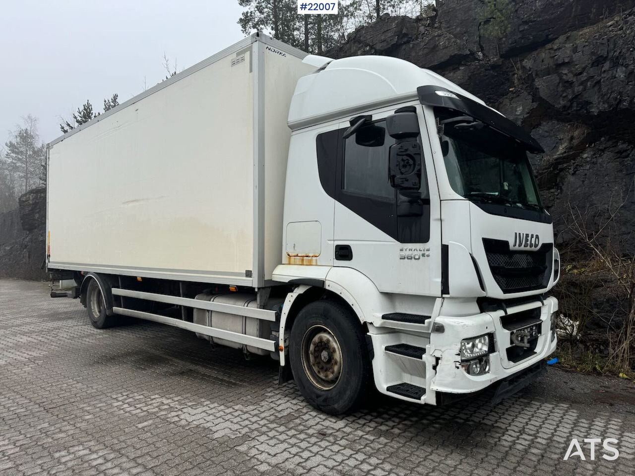 Iveco Stralis 360 4x2 skapbil m/ full sideåping. Rep objekt. - Camion fourgon: photos 2 Iveco Stralis 360 4x2 skapbil m/ full sideåping. Rep objekt. - Camion fourgon: photos 2