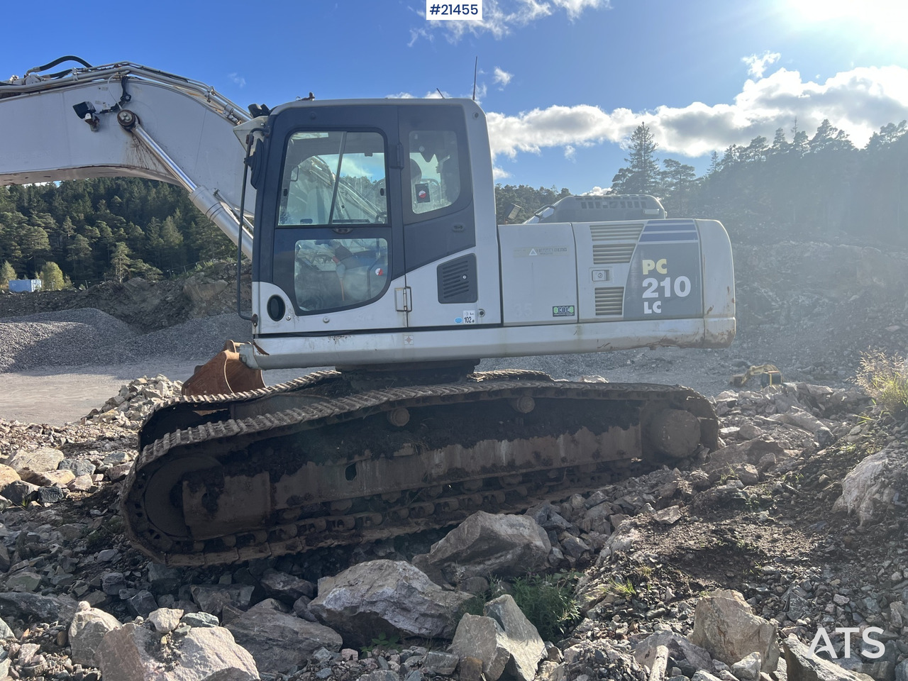 Komatsu PC210LC-8 - Pelle sur chenille: photos 2 Komatsu PC210LC-8 - Pelle sur chenille: photos 2