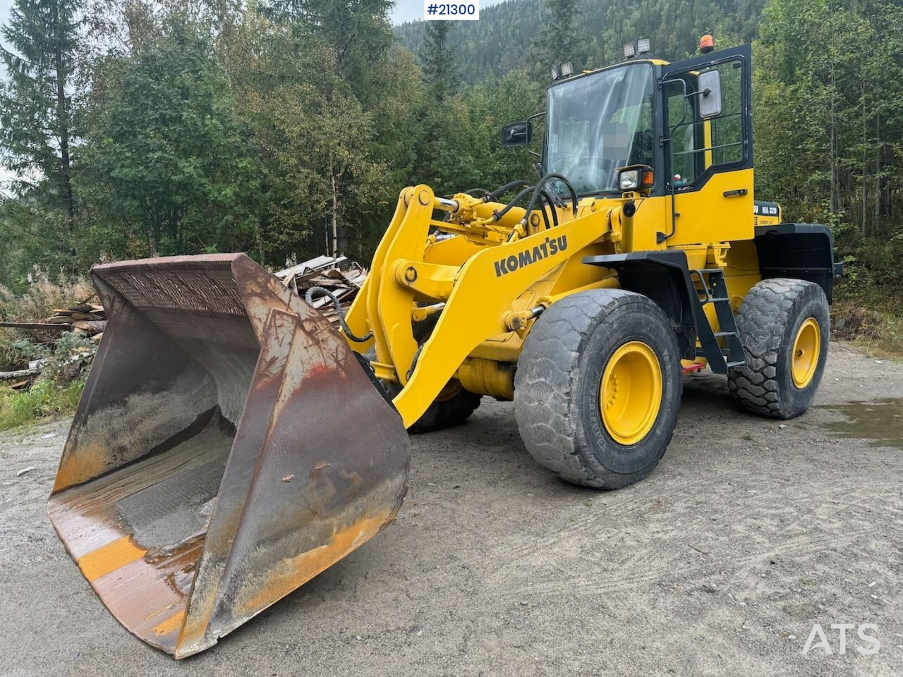 Komatsu WA320-3H - Chargeuse sur pneus: photos 1 Komatsu WA320-3H - Chargeuse sur pneus: photos 1