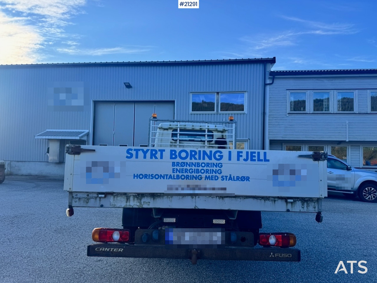 Mitsubishi Fuso Canter - Camion plateau: photos 5 Mitsubishi Fuso Canter - Camion plateau: photos 5