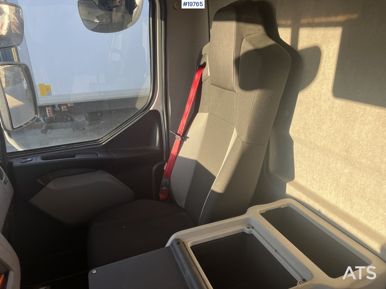 Camion fourgon Renault D7.5: photos 38