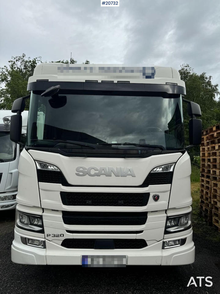 Scania P320 - Camion plateau, Camion grue: photos 4 Scania P320 - Camion plateau, Camion grue: photos 4