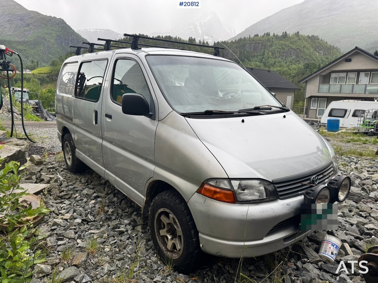 Toyota HIACE - Fourgon utilitaire: photos 2 Toyota HIACE - Fourgon utilitaire: photos 2