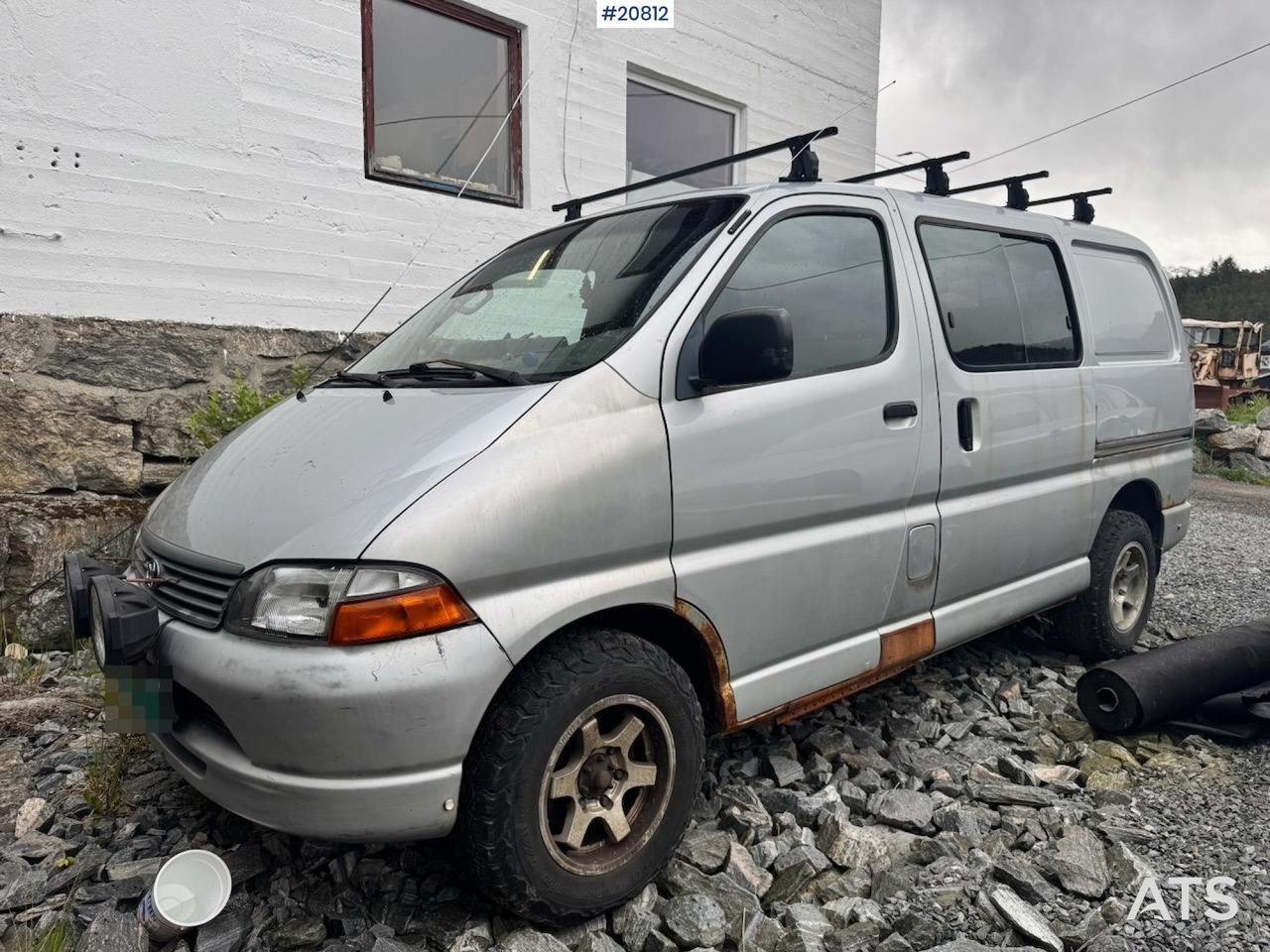 Toyota Hiace - Fourgon utilitaire: photos 1 Toyota Hiace - Fourgon utilitaire: photos 1