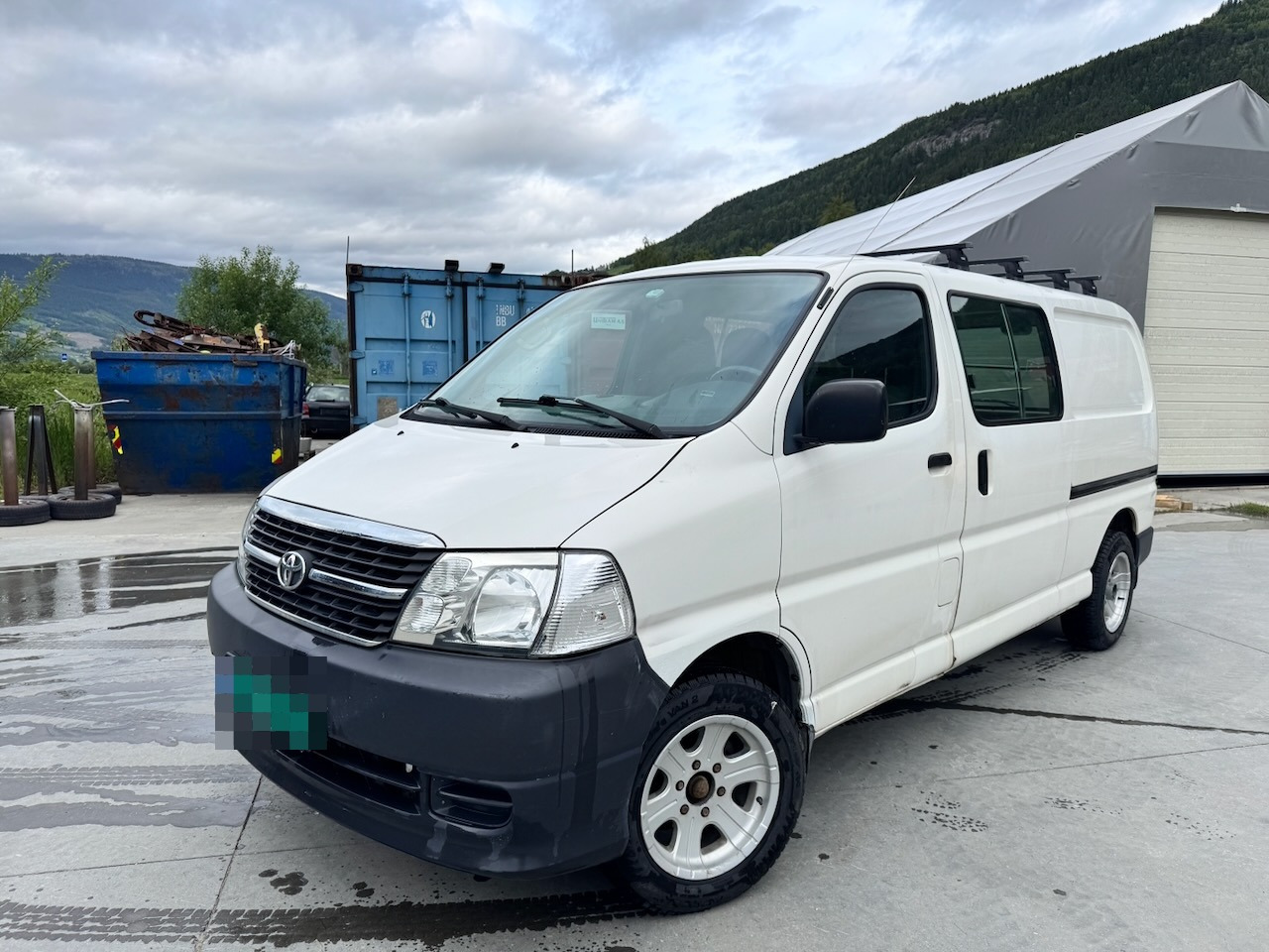 Toyota Hiace - Fourgon utilitaire: photos 1 Toyota Hiace - Fourgon utilitaire: photos 1