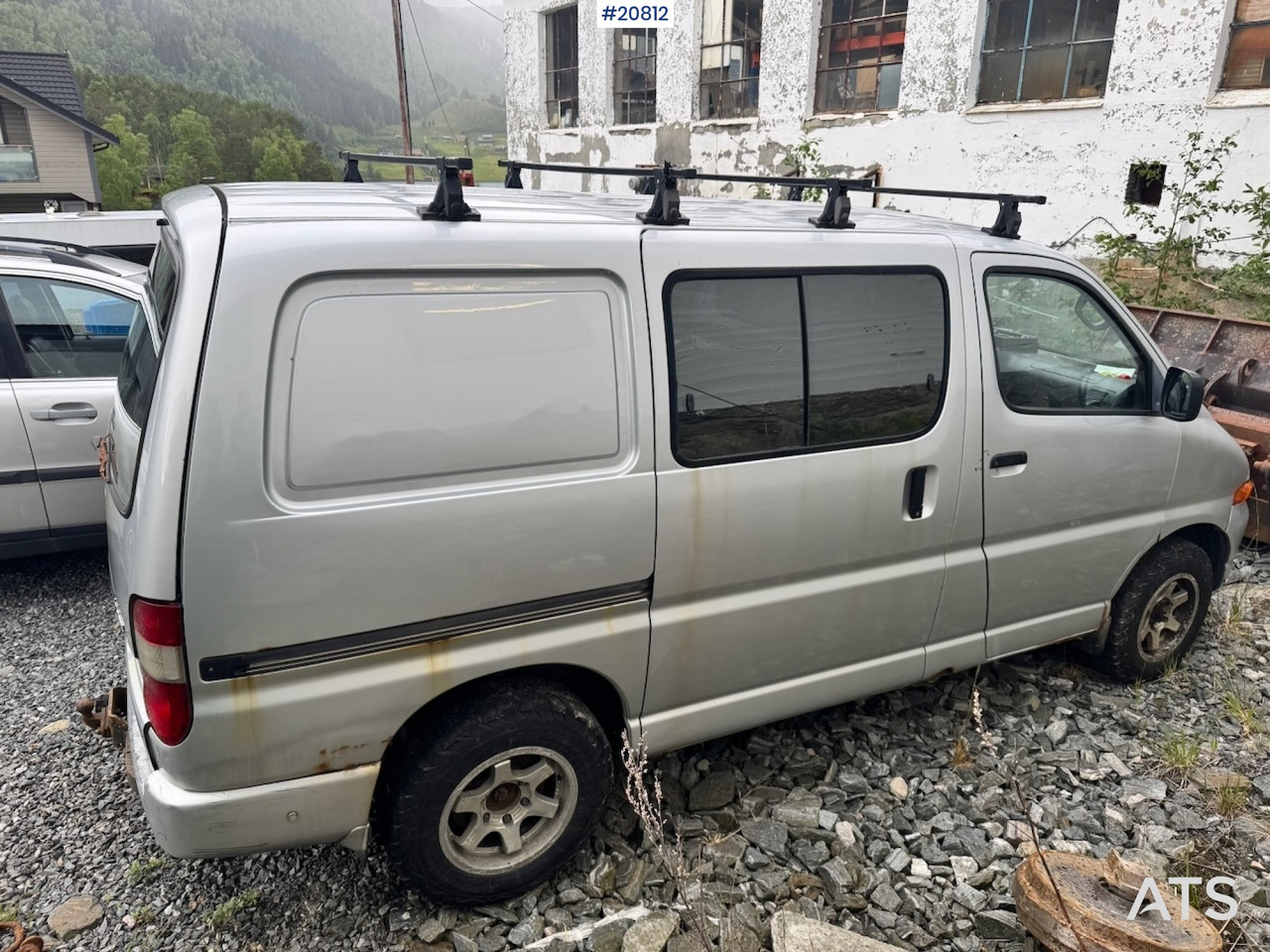 Toyota Hiace - Fourgon utilitaire: photos 3 Toyota Hiace - Fourgon utilitaire: photos 3