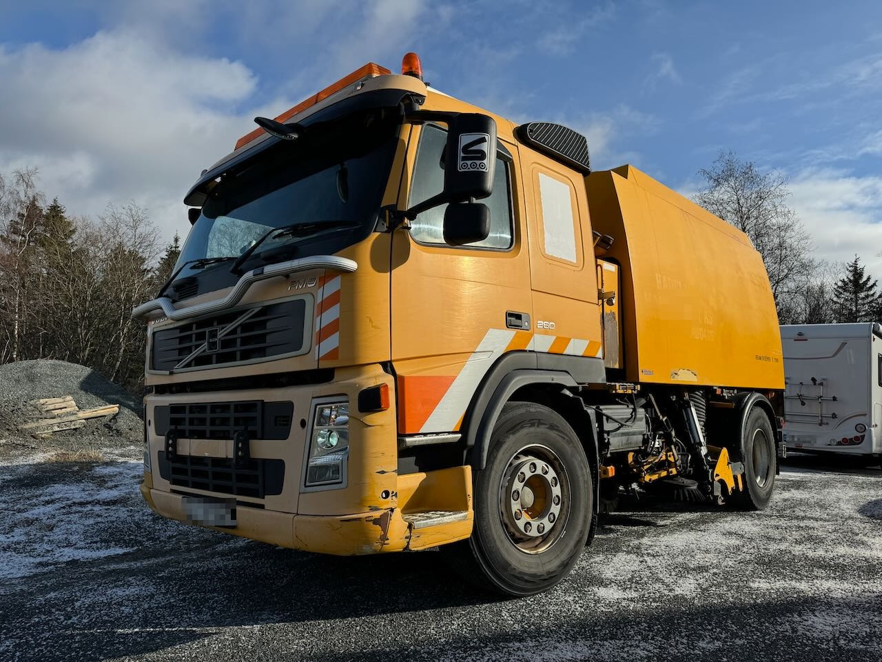 Volvo FM9 - Balayeuse de voirie: photos 1 Volvo FM9 - Balayeuse de voirie: photos 1